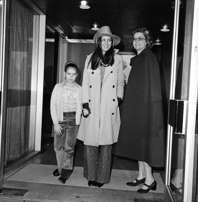 Framed Print : Princess Grace of Monaco and her two young daughters Stephanie (left Framed Print : Princess Grace of Monaco and her two young daughters Stephanie (left