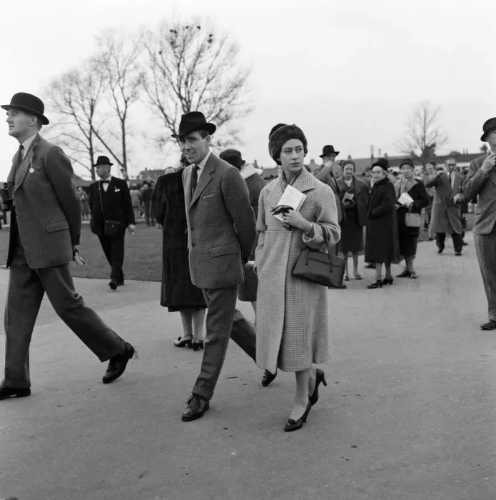 Framed Print : Princess Margaret and Antony Armstrong-Jones at the Newbury Races. Newbury, Berkshire Framed Print : Princess Margaret and Antony Armstrong-Jones at the Newbury Races. Newbury, Berkshire