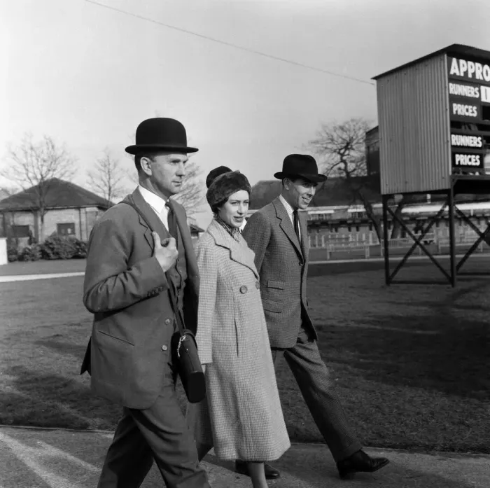 Framed Print : Princess Margaret and Antony Armstrong-Jones at the Newbury Races. Newbury, Berkshire Framed Print : Princess Margaret and Antony Armstrong-Jones at the Newbury Races. Newbury, Berkshire