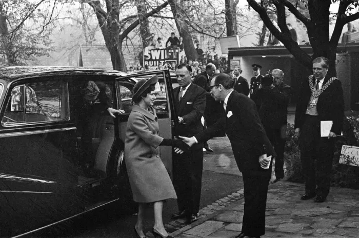 Framed Print : Princess Margaret, Countess of Snowdon and Antony Armstrong-Jones Framed Print : Princess Margaret, Countess of Snowdon and Antony Armstrong-Jones