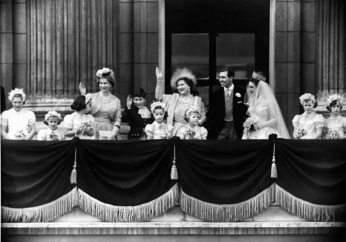 Framed Print : Princess Margaret and her husband Anthony Armstrong Jones on the balcony of Buckingham