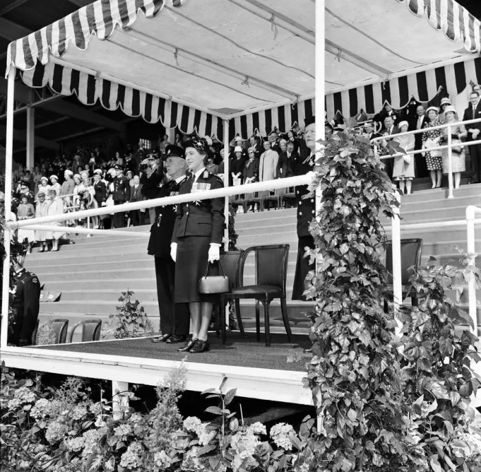 Framed Print : Princess Margaret inspects the St John Ambulance Cadets, York. 10th July 1960 Framed Print : Princess Margaret inspects the St John Ambulance Cadets, York. 10th July 1960