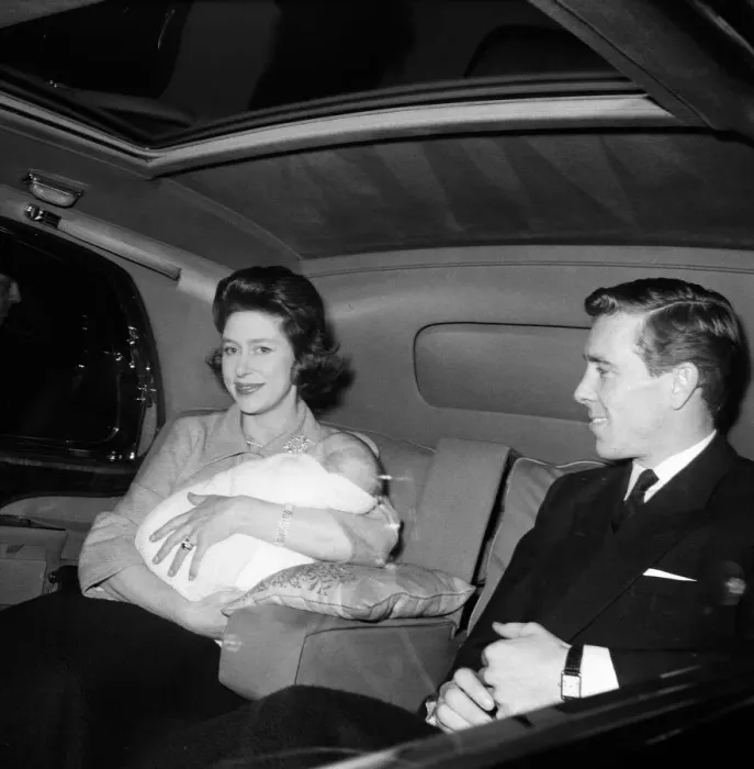 Framed Print : Princess Margaret leaves Clarence House with husband Lord Snowdon Framed Print : Princess Margaret leaves Clarence House with husband Lord Snowdon