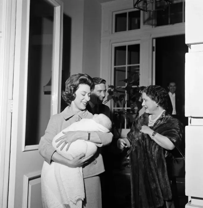 Framed Print : Princess Margaret leaves Clarence House with husband Lord Snowdon Framed Print : Princess Margaret leaves Clarence House with husband Lord Snowdon