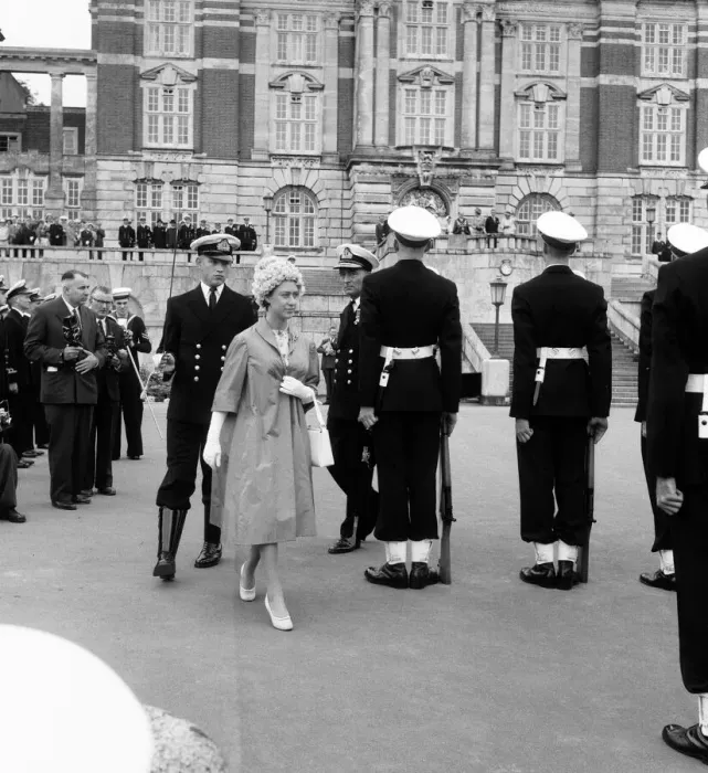 Framed Print : Princess Margaret visits Britannia Royal Naval College, Dartmouth. 29th July 1960 Framed Print : Princess Margaret visits Britannia Royal Naval College, Dartmouth. 29th July 1960