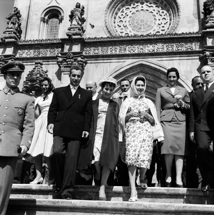Framed Print : Princess Margaret visits Portugal. Scenes outside Alcobaca Monastery. 9th June 1959 Framed Print : Princess Margaret visits Portugal. Scenes outside Alcobaca Monastery. 9th June 1959