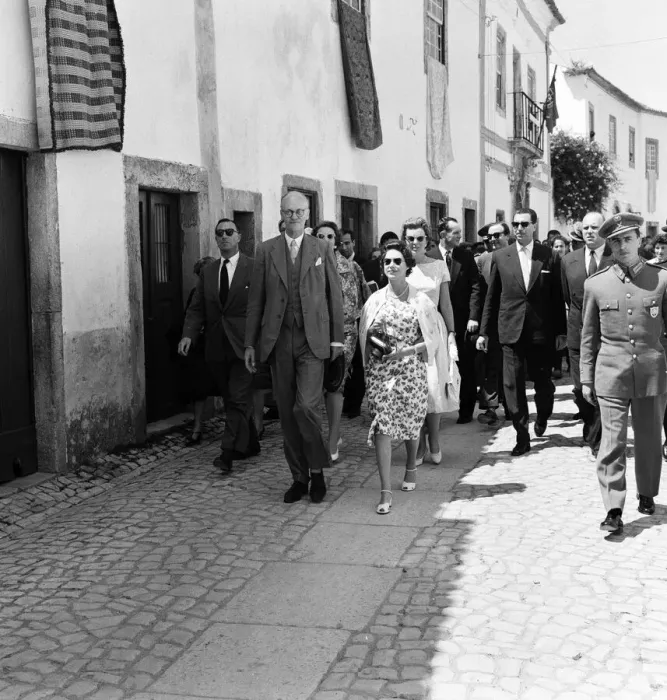 Framed Print : Princess Margaret visits the walled town of Obidos, Portugal