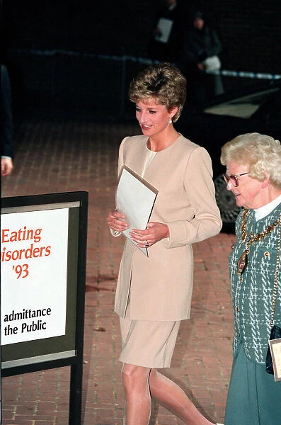 PRINCESS OF WALES AT EATING DISORDERS CONFERENCE WEARING CREAM SUIT 1993