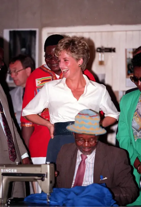 Framed Print : PRINCESS OF WALES LAUGHING DURING VISIT TO RED CROSS CHARITY PROJECTS IN ZIMBABWE - JULY
