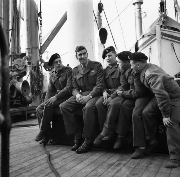 Framed Print : Private Bill Speakman, VC with friends on deck as they leave for Korea Framed Print : Private Bill Speakman, VC with friends on deck as they leave for Korea