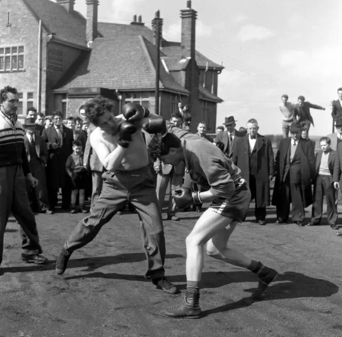 Framed Print : Prize fights with a stake of a £100 stage outside a lonely West Yorkshire moorside Framed Print : Prize fights with a stake of a £100 stage outside a lonely West Yorkshire moorside