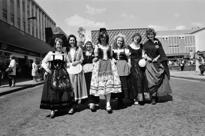 Framed Print : Pro Europe Women wearing traditional costumes ahead of referendum, pictured in Solihull Framed Print : Pro Europe Women wearing traditional costumes ahead of referendum, pictured in Solihull