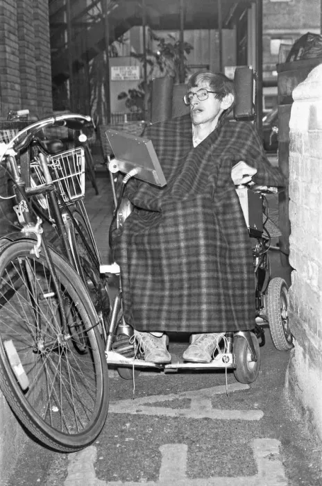 Framed Print : Professor Stephen Hawking, out and about in Cambridge December 1990Professor Stephen Framed Print : Professor Stephen Hawking, out and about in Cambridge December 1990Professor Stephen