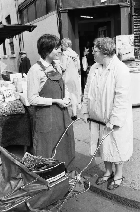 Framed Print : Prospective Labour member of Parliament Harriet Harman canvassing in Peckham