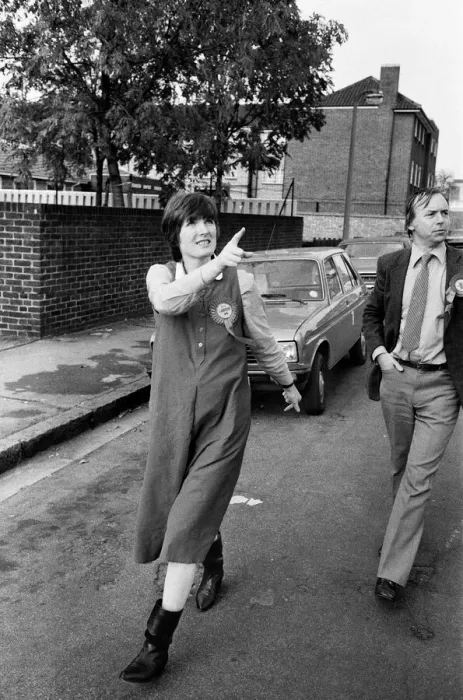 Framed Print : Prospective Labour member of Parliament Harriet Harman tours Peckham where she is Framed Print : Prospective Labour member of Parliament Harriet Harman tours Peckham where she is