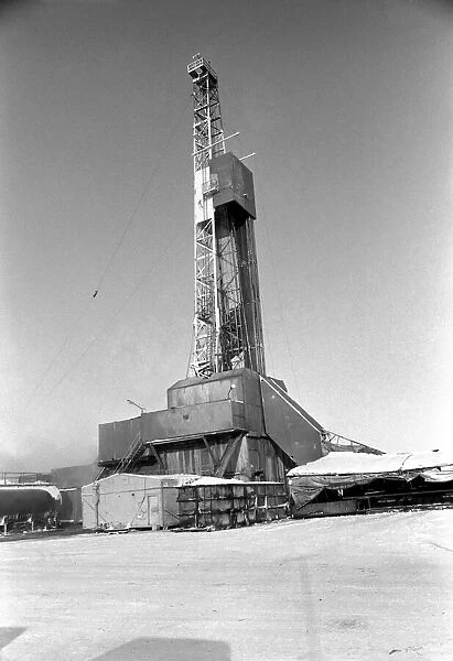 Prudhoe Bay Alaska. April 1977 77-02128-012