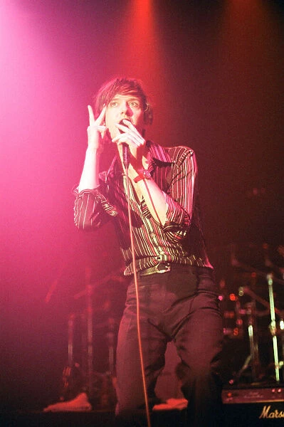 Pulp play the Clickimin Centre, Shetland, 13th August 1996. Lead Singer, Jarvis Cocker