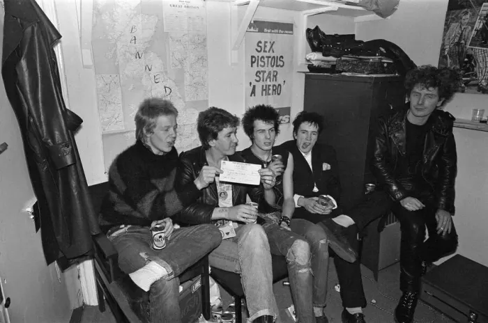 Framed Print : The punk band the Sex Pistols, who signed up last week with A & M Records have been fired