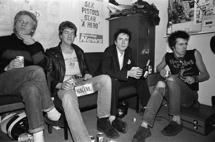 Framed Print : The punk band the Sex Pistols, who signed up last week with A & M Records have been fired