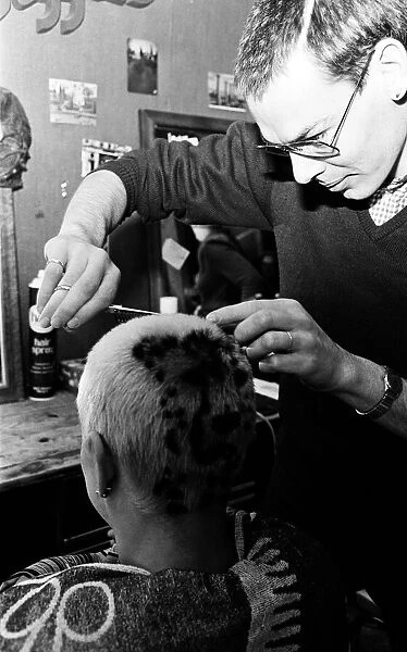 Punk Rocker Nigel Smith getting a Cheetah hairdo. 25th May 1980