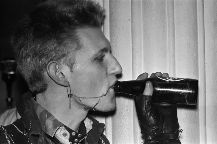 Framed Print : Punk Rockers at Woolwich. 12th June 1977 Framed Print : Punk Rockers at Woolwich. 12th June 1977