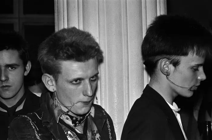 Framed Print : Punk Rockers at Woolwich. 12th June 1977 Framed Print : Punk Rockers at Woolwich. 12th June 1977