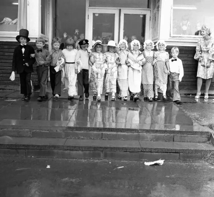 Framed Print : Pupils from Bailey First School in Killingworth in fancy dress on Geordie night 6 July Framed Print : Pupils from Bailey First School in Killingworth in fancy dress on Geordie night 6 July