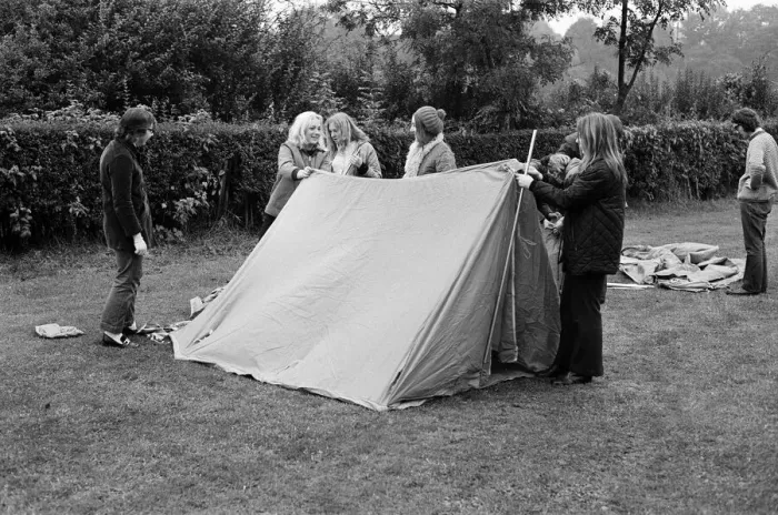 Framed Print : Pupils from the Blue Coat Church of England School, Coventry, on an outdoor expedition Framed Print : Pupils from the Blue Coat Church of England School, Coventry, on an outdoor expedition