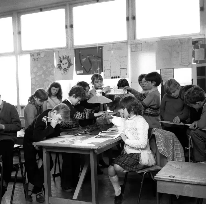 Framed Print : Pupils from John Street School in Jarrow, enjoying a relaxed classroom with lots reading Framed Print : Pupils from John Street School in Jarrow, enjoying a relaxed classroom with lots reading
