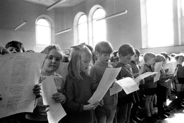 Framed Print : Pupils at Seaton Delaval First School, Tyne and Wear 14 April 1970 - The youngsters in Framed Print : Pupils at Seaton Delaval First School, Tyne and Wear 14 April 1970 - The youngsters in