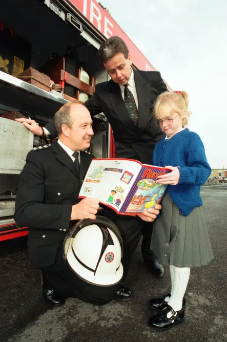 Framed Print : Pupils from St Dominics Primary School, Redcar, have all been handed out Framed Print : Pupils from St Dominics Primary School, Redcar, have all been handed out