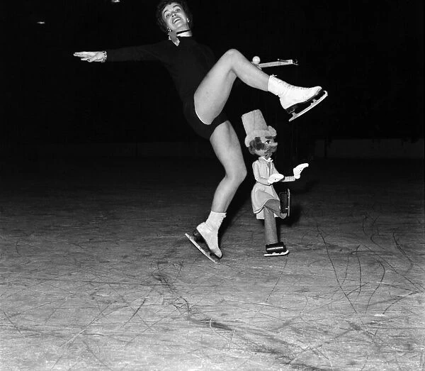 Puppets on Ice at Empress Hall June Barlow. December 1952 C5984