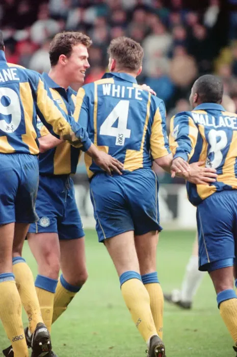 Framed Print : QPR 0-4 Leeds United, premier league match action, Loftus Road, Monday 4th April 1994