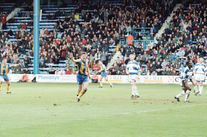 Framed Print : QPR 0-4 Leeds United, premier league match action, Loftus Road, Monday 4th April 1994 Framed Print : QPR 0-4 Leeds United, premier league match action, Loftus Road, Monday 4th April 1994