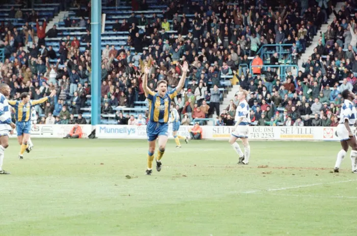Framed Print : QPR 0-4 Leeds United, premier league match action, Loftus Road, Monday 4th April 1994 Framed Print : QPR 0-4 Leeds United, premier league match action, Loftus Road, Monday 4th April 1994