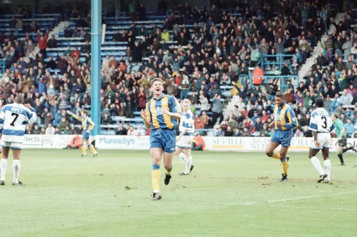 Framed Print : QPR 0-4 Leeds United, premier league match action, Loftus Road, Monday 4th April 1994
