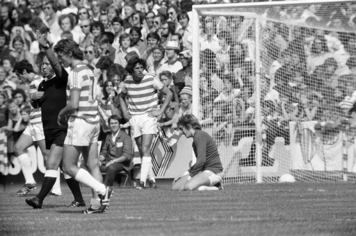 Framed Print : QPR v Everton Division One Football 21st August 1976 Dismay for QPR goalkeeper Phil