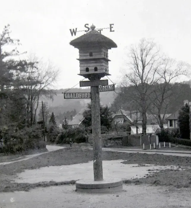 Framed Print : A quaint signpost at Wooten in Surrey 1923 Alf 77