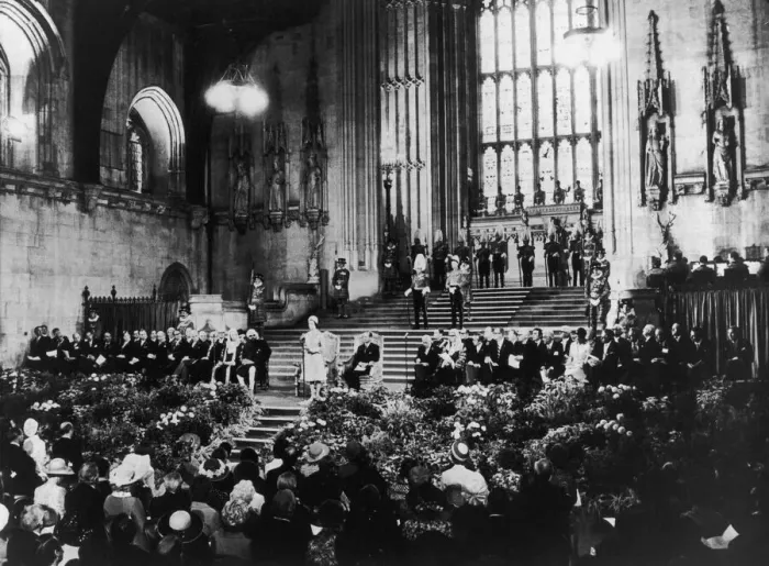 Framed Print : The Queen addresses international MPs in The Palace of Westminster