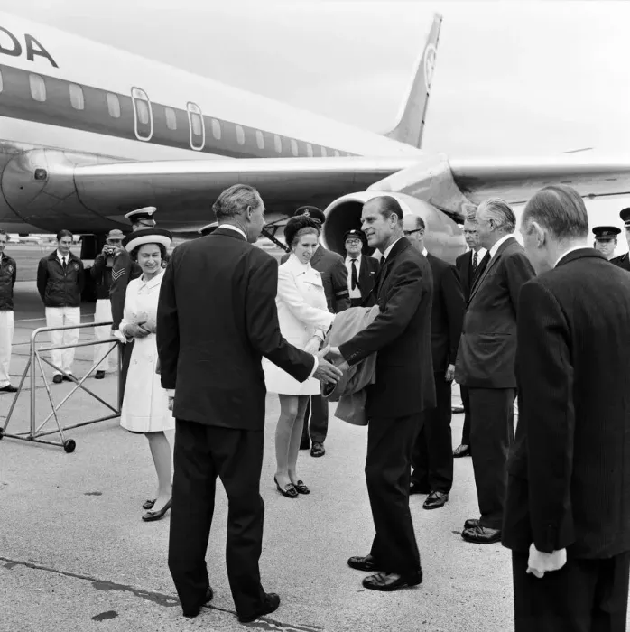 Framed Print : The Queen, The Duke of Edinburgh and Princess Anne waiting to board the plane for a 10 Framed Print : The Queen, The Duke of Edinburgh and Princess Anne waiting to board the plane for a 10