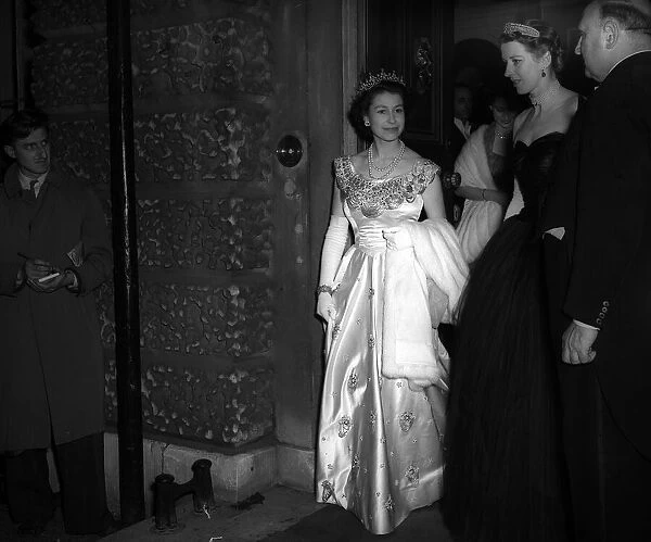 Queen Elizabeth - 1953 leaves Hutchinson House after the Debs Ball