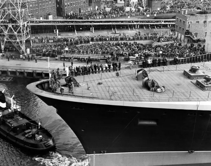 Framed Print : Queen Elizabeth 2, ocean liner, built for the Cunard Line which was operated by Cunard as Framed Print : Queen Elizabeth 2, ocean liner, built for the Cunard Line which was operated by Cunard as