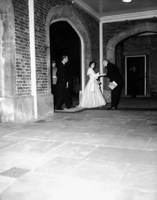 Framed Print : Queen Elizabeth Coronation June 1953 with Duke of Edinburgh on her way to Abbey Framed Print : Queen Elizabeth Coronation June 1953 with Duke of Edinburgh on her way to Abbey