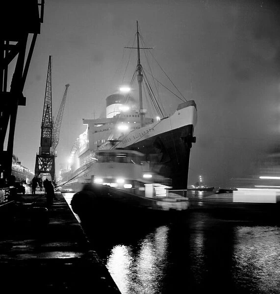 The Queen Elizabeth Cunard Liner November 1968, ties up at Southampton for the last time