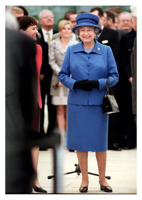 Framed Print : Queen Elizabeth at the Dynamic Earth July 1999 exhibition at Edinburgh wearing blue suit Framed Print : Queen Elizabeth at the Dynamic Earth July 1999 exhibition at Edinburgh wearing blue suit