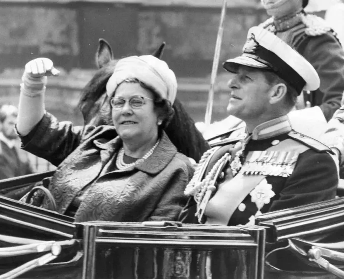 Framed Print : Queen Elizabeth II accompanies the President of Austria Dr Franz Jonas to Buckingham Framed Print : Queen Elizabeth II accompanies the President of Austria Dr Franz Jonas to Buckingham