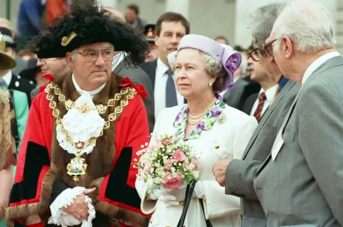 Framed Print : Queen Elizabeth II at Centenary Square, Birmingham. 12th June 1991