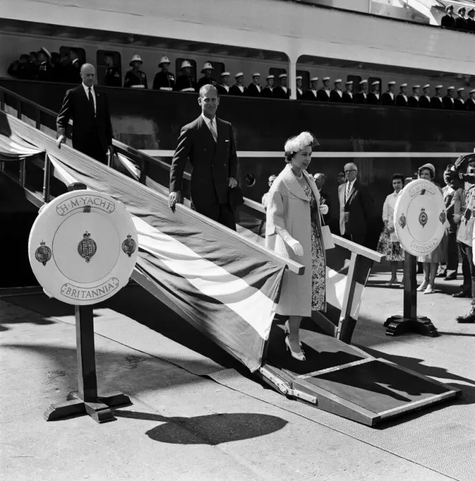 Framed Print : Queen Elizabeth II and The Duke of Edinburgh during her visit to Canada Framed Print : Queen Elizabeth II and The Duke of Edinburgh during her visit to Canada