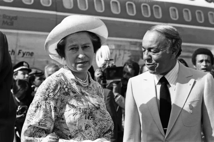 Framed Print : Queen Elizabeth II leaving Morocco. The Queen is accompanied by King Hassan II Framed Print : Queen Elizabeth II leaving Morocco. The Queen is accompanied by King Hassan II