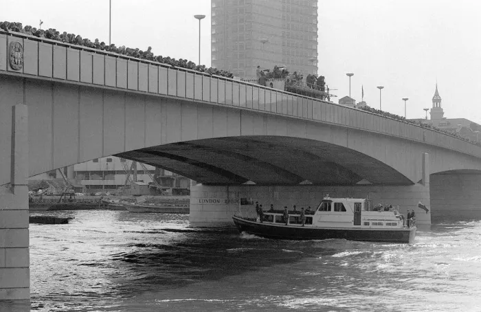 Framed Print : Queen Elizabeth II March 1973 Opens new London Bridge Here the Queen Framed Print : Queen Elizabeth II March 1973 Opens new London Bridge Here the Queen